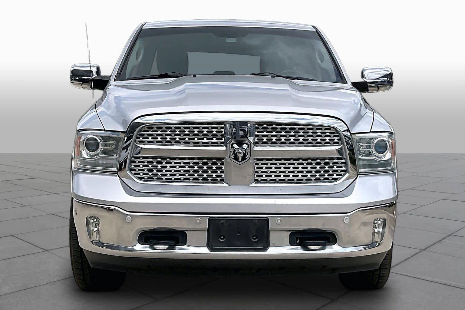 Used 2014 RAM 1500 Laramie w/ Convenience Group AWD/4WD image 4