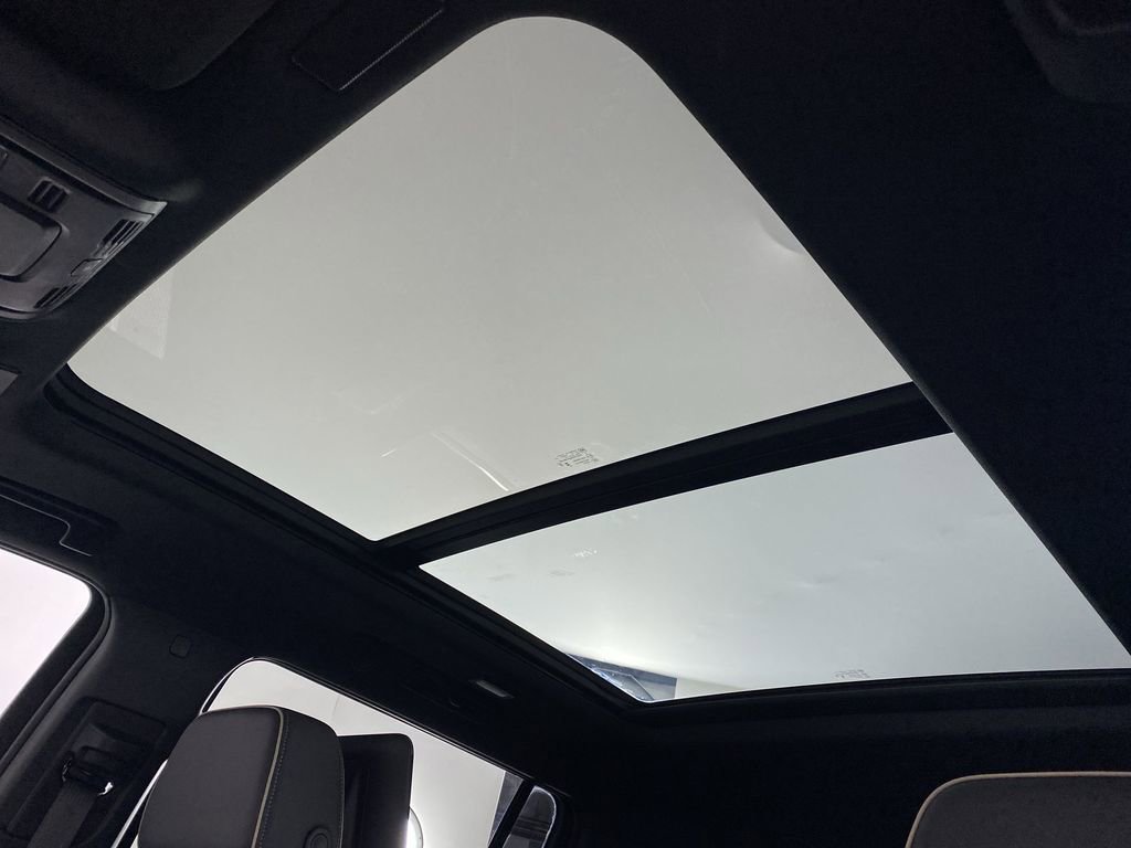 New 2025 Chevrolet Suburban Premier image 20