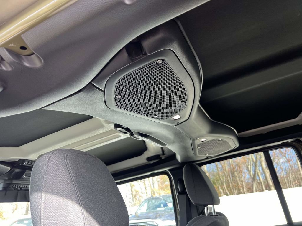 Used 2025 Jeep Wrangler Rubicon w/ XTREMEE 35" Tire Package image 15