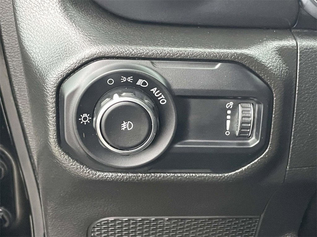 Used 2023 Jeep Wrangler Sahara image 16