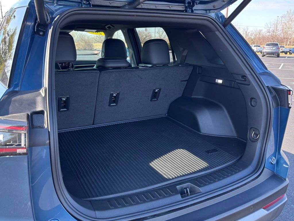 Used 2025 Chevrolet Equinox LT w/ Convenience Package II image 20