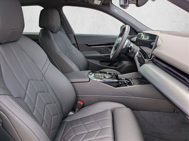Used 2026 BMW 530i w/ M Sport Package RWD image 22