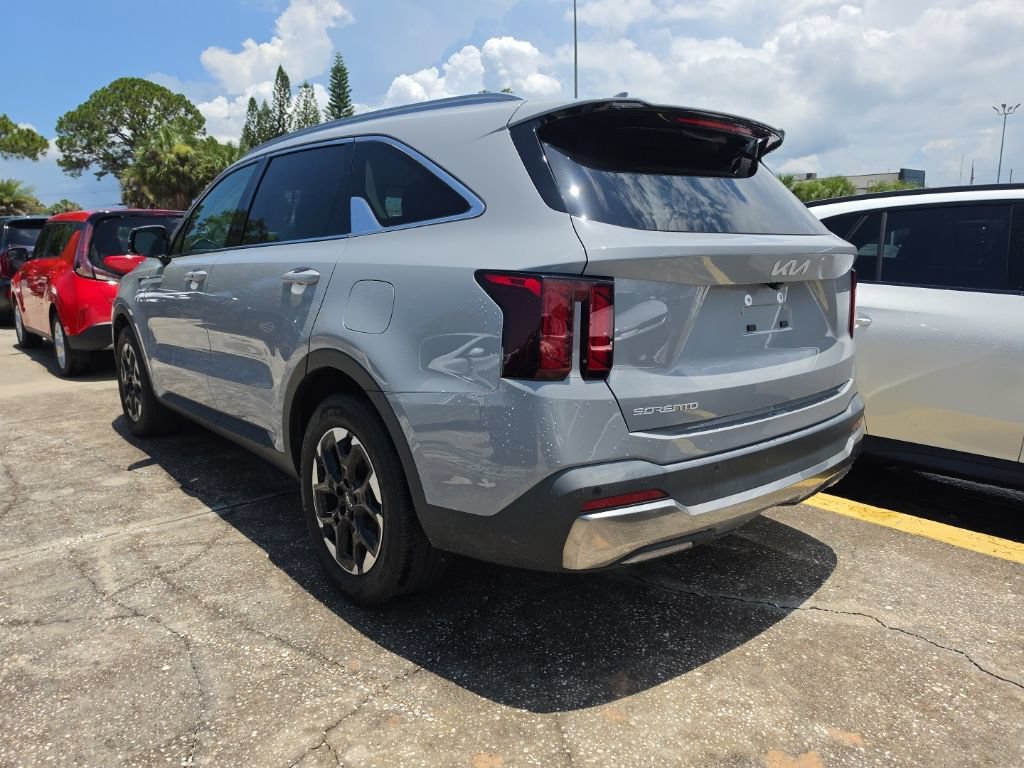 Certified 2024 Kia Sorento S FWD image 13