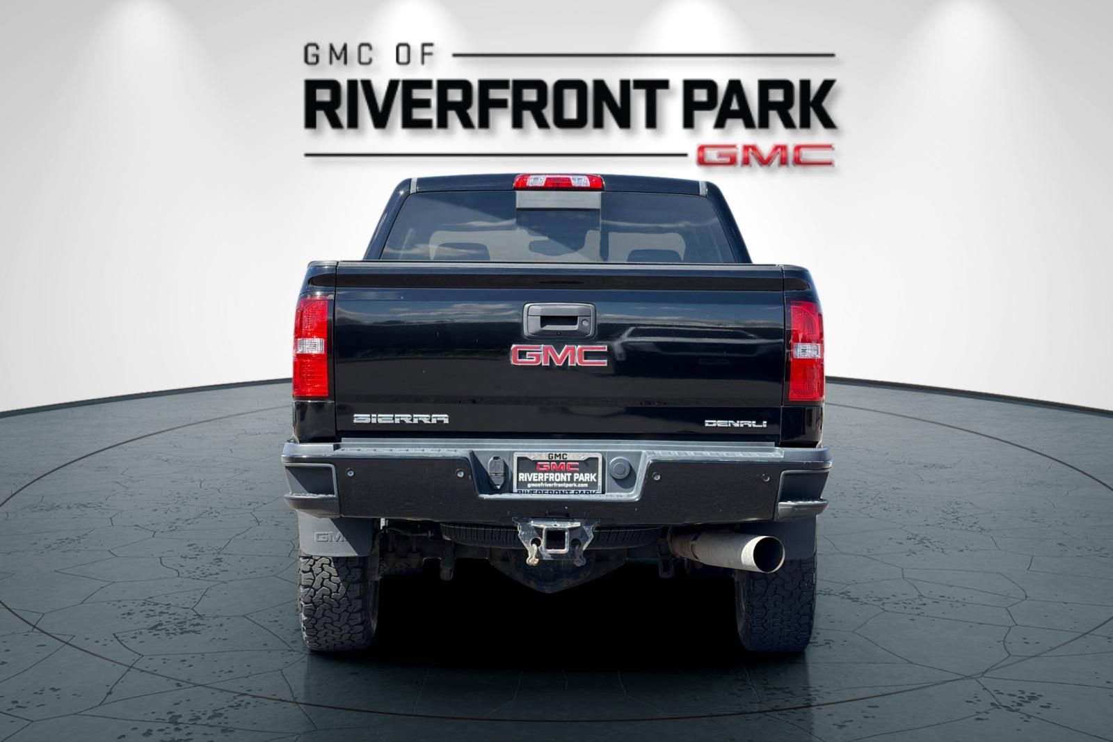 Used 2018 GMC Sierra 2500 Denali w/ Duramax Plus Package image 4