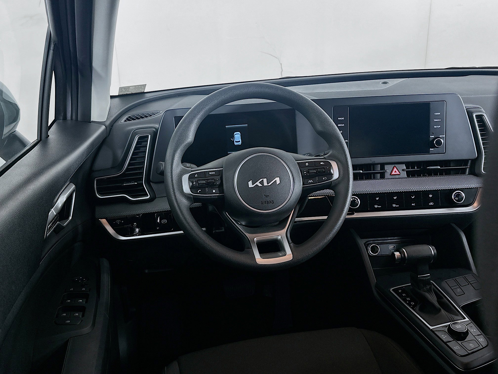 Used 2025 Kia Sportage LX image 17