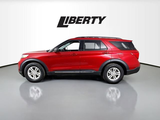 Certified 2022 Ford Explorer XLT w/ Equipment Group 202A image 4