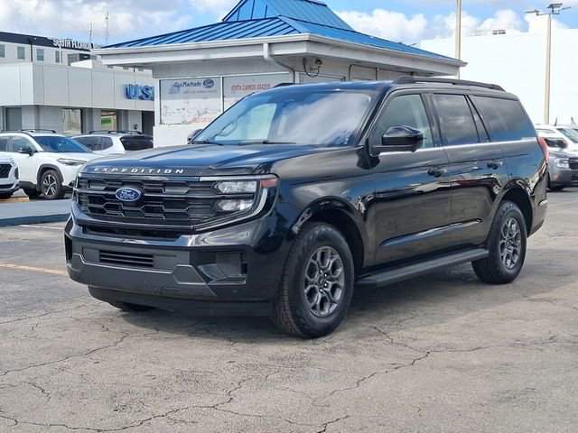 Used 2025 Ford Expedition Active image 2