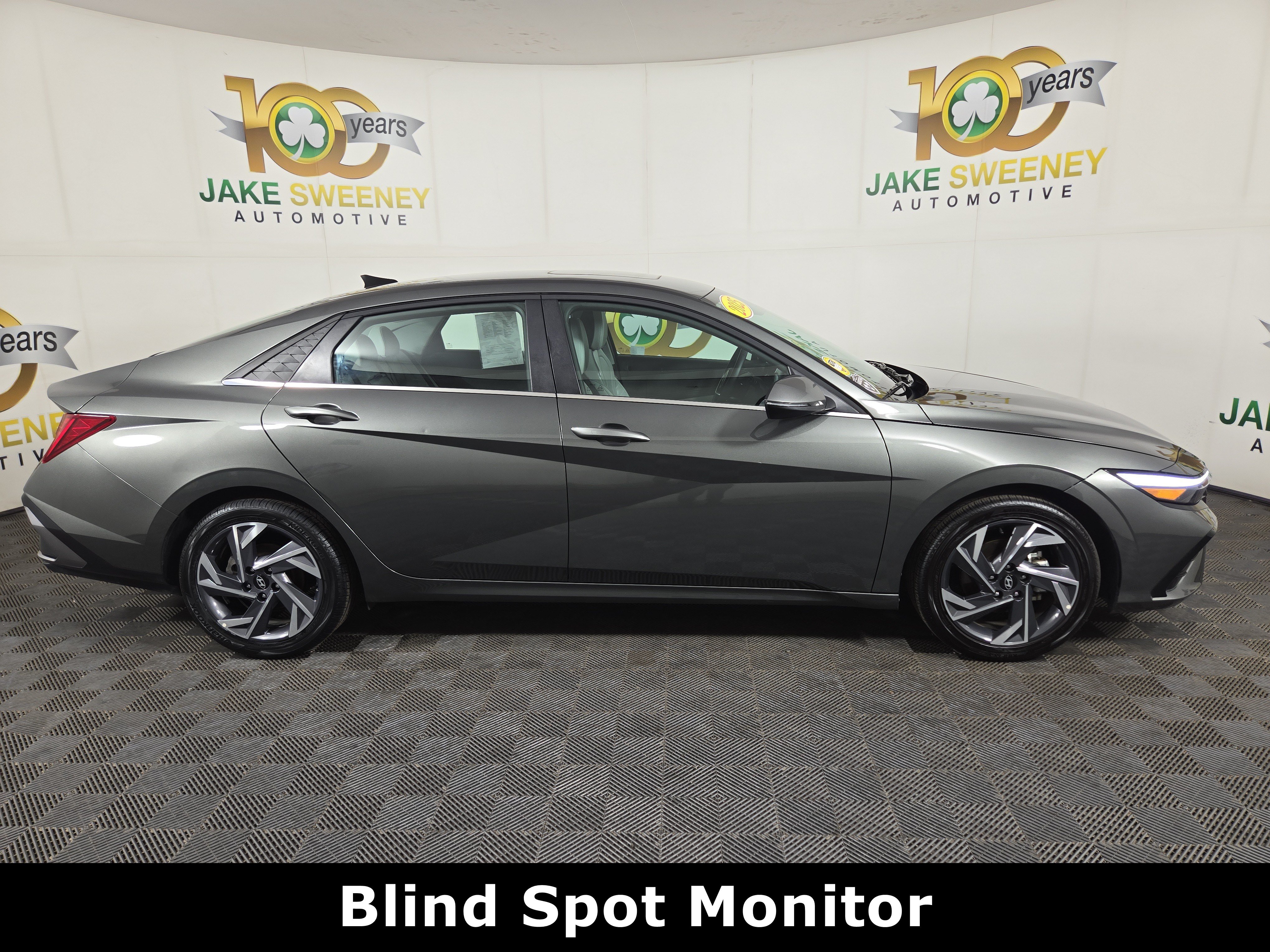 Used 2025 Hyundai Elantra Limited FWD image 10