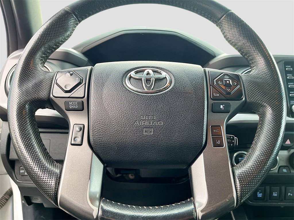 Used 2021 Toyota Tacoma TRD Off-Road image 11