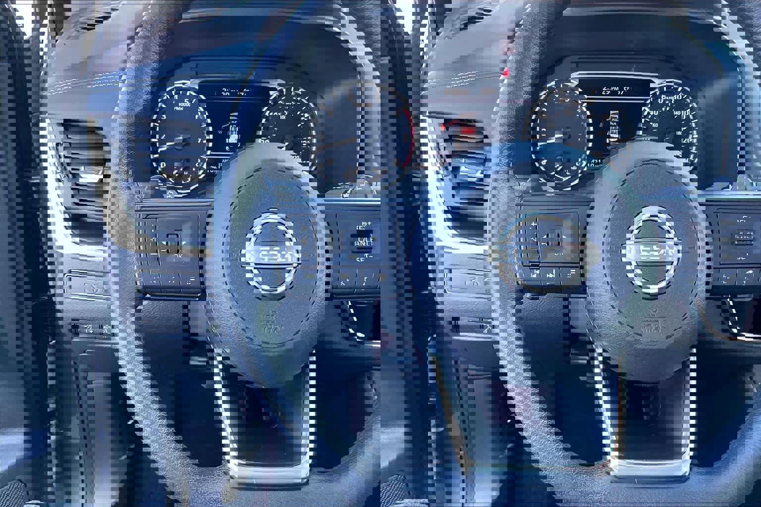 Used 2023 Nissan Rogue S image 20