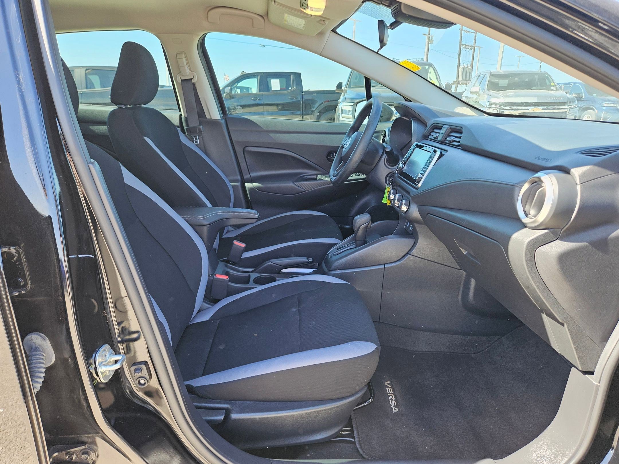 Used 2025 Nissan Versa S w/ S Plus Package image 27