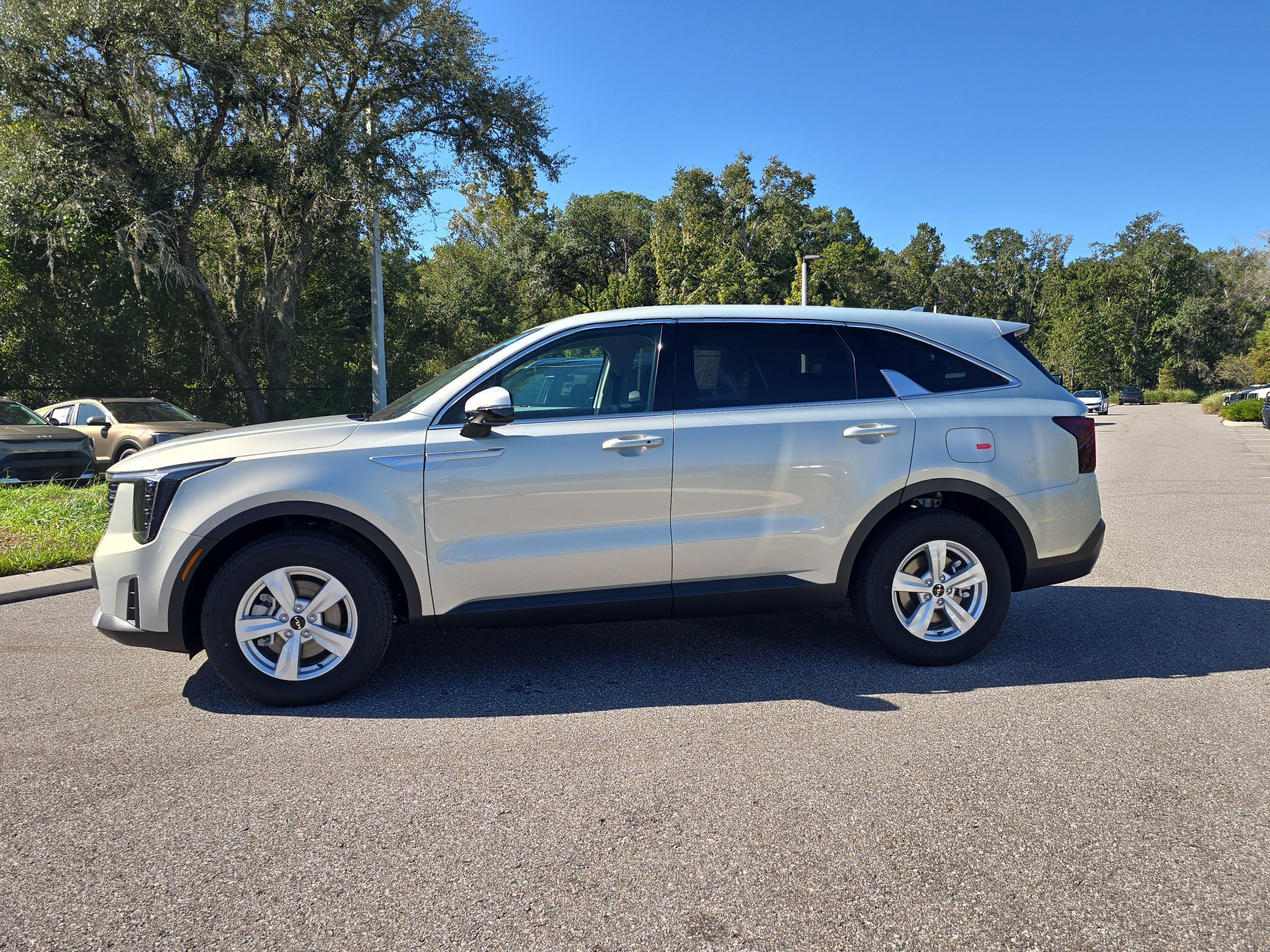 New 2026 Kia Sorento LX FWD image 5
