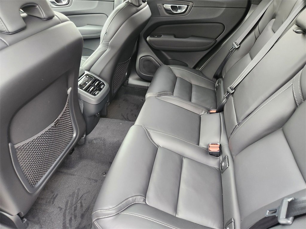 New 2026 Volvo XC60 B5 Ultra w/ Climate Package image 18