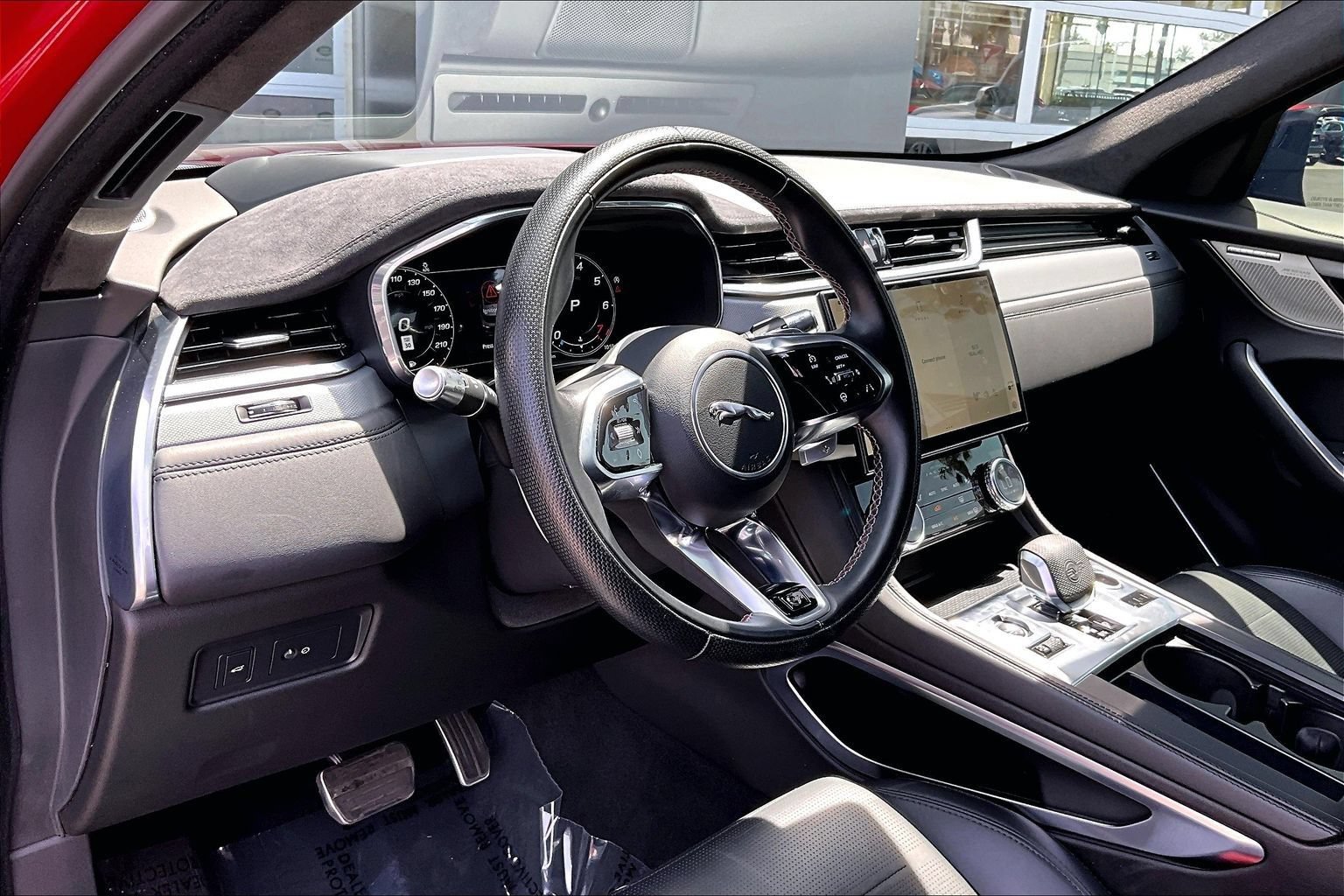 Certified 2022 Jaguar F-PACE SVR AWD/4WD image 14