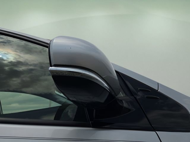 Used 2020 Toyota Prius LE FWD image 17