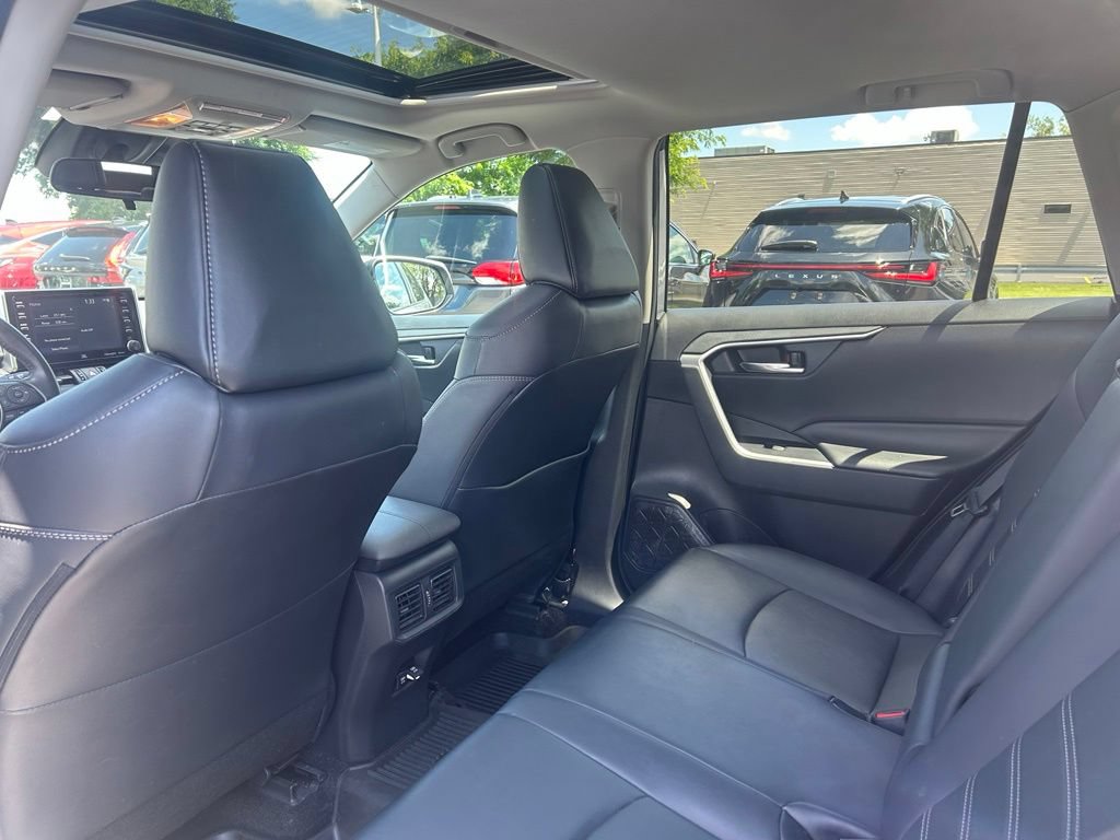 Used 2020 Toyota RAV4 XLE Premium AWD/4WD image 17