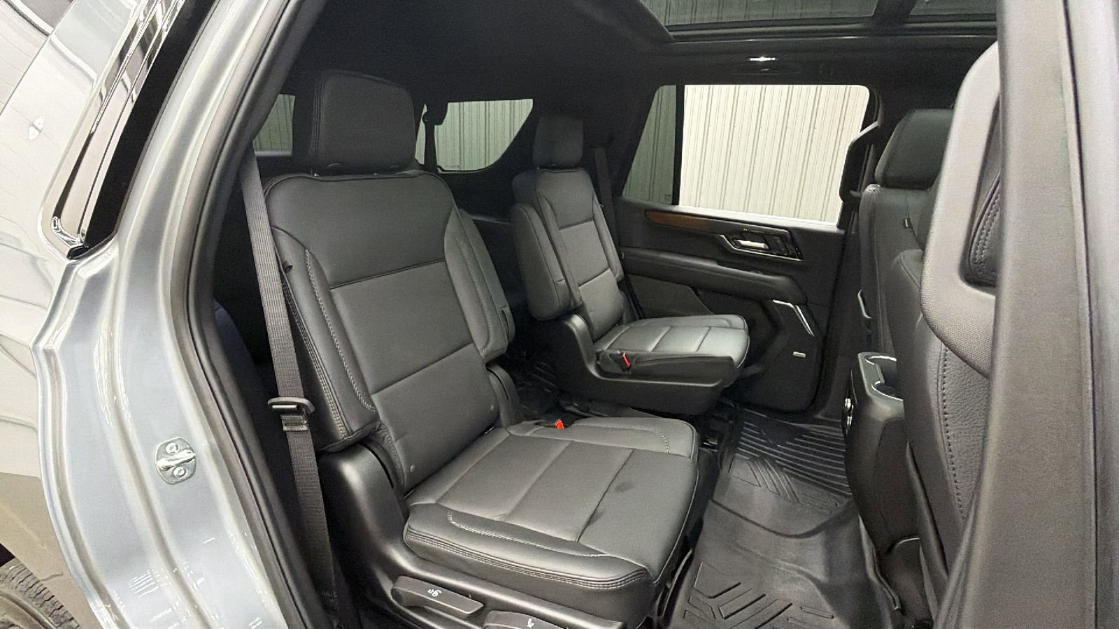 Used 2026 GMC Yukon Denali w/ Sun & Power Step Package AWD/4WD image 38