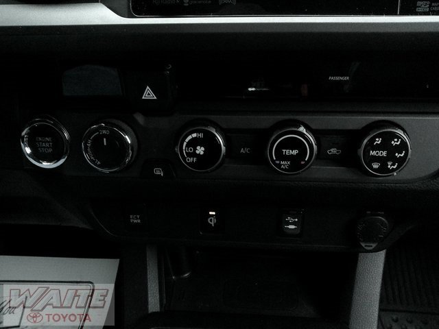 Used 2017 Toyota Tacoma TRD Sport image 19