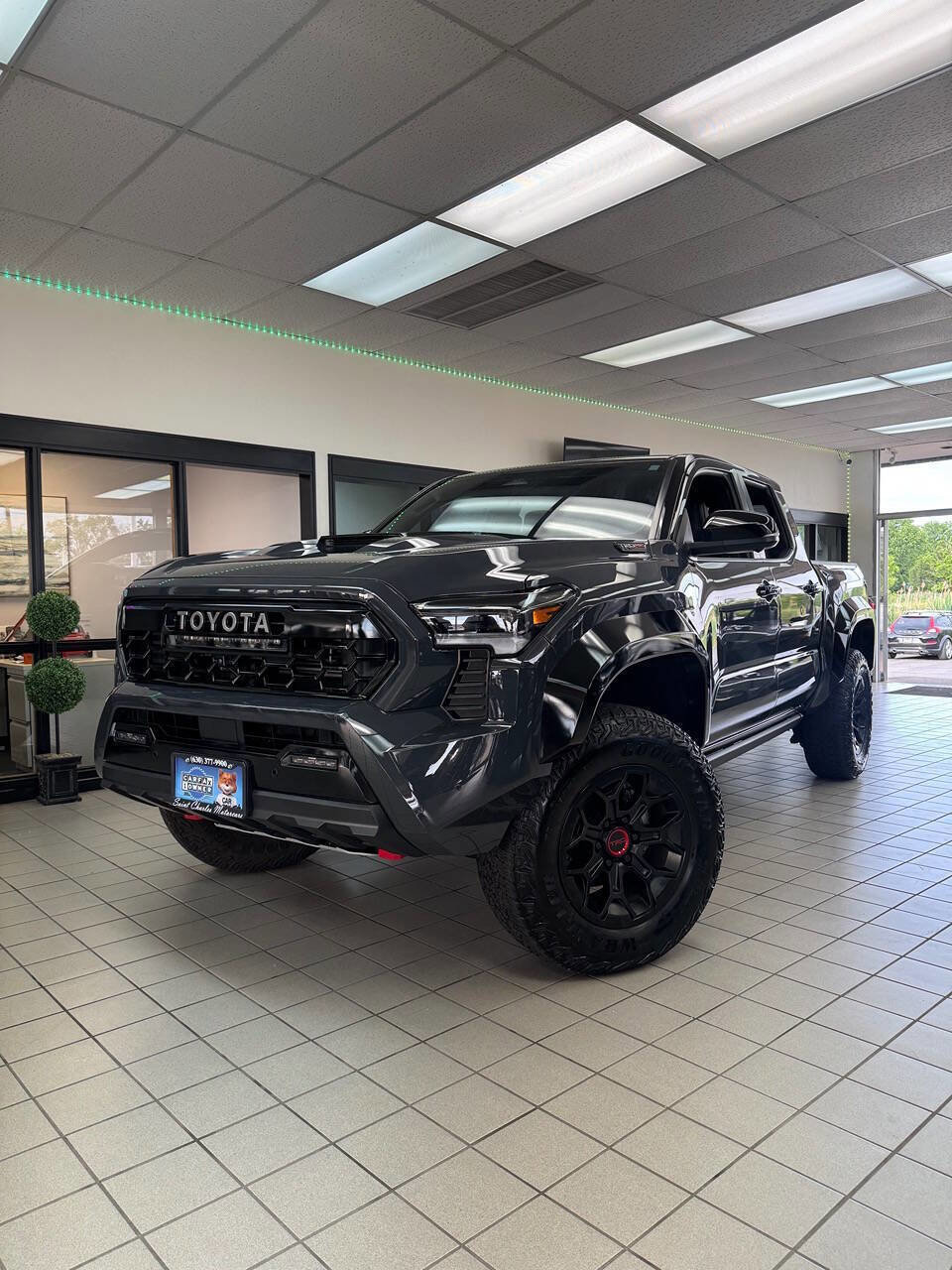 Used 2025 Toyota Tacoma TRD Pro AWD/4WD image 1
