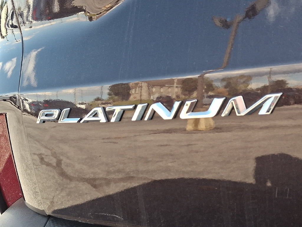 Used 2023 Ford Escape Platinum w/ Premium Technology Package AWD/4WD image 30