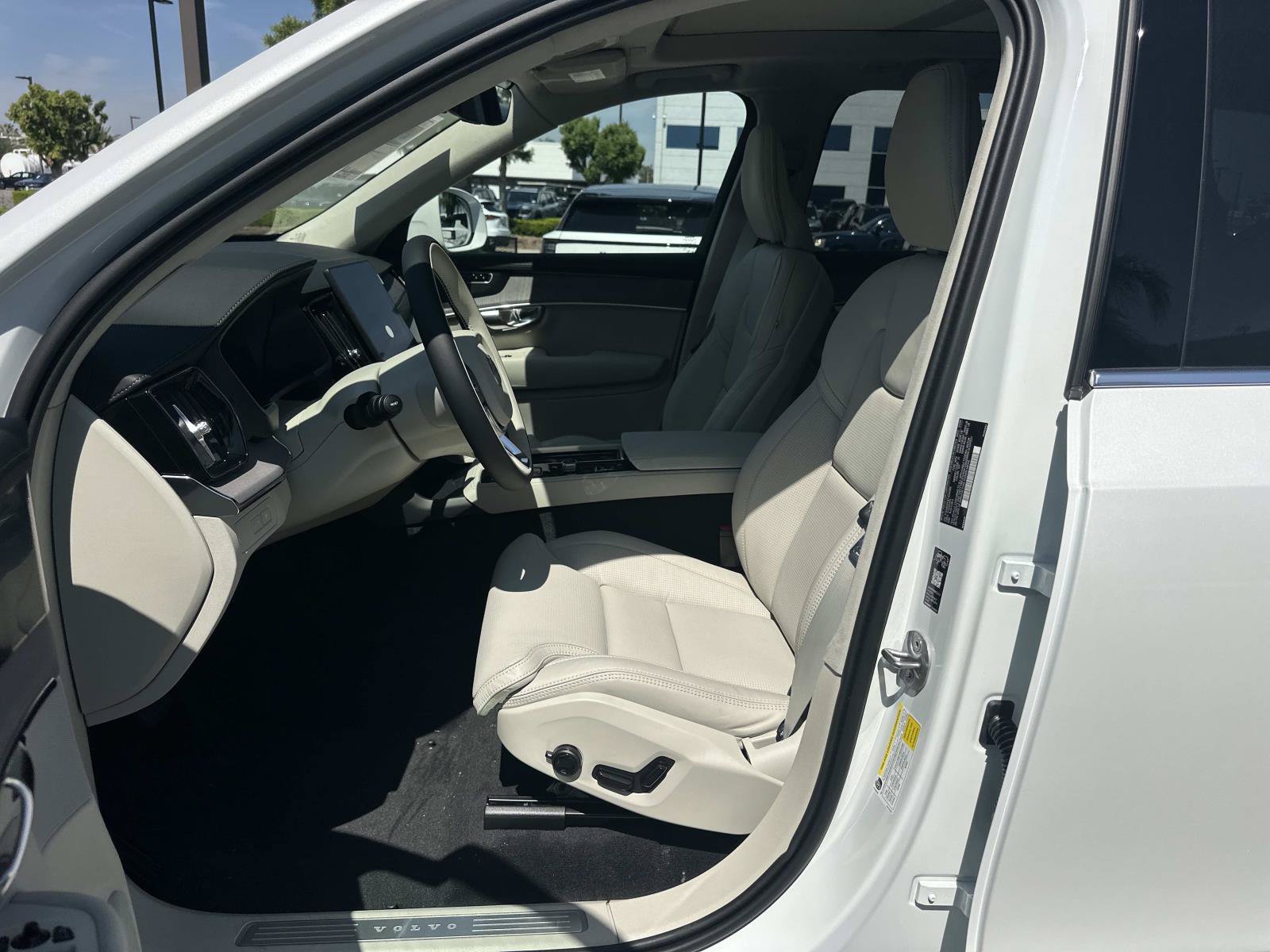 New 2026 Volvo XC90 T8 Ultra w/ Lounge Package AWD/4WD image 13