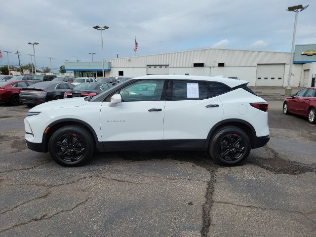 Certified 2025 Chevrolet Blazer LT FWD image 5