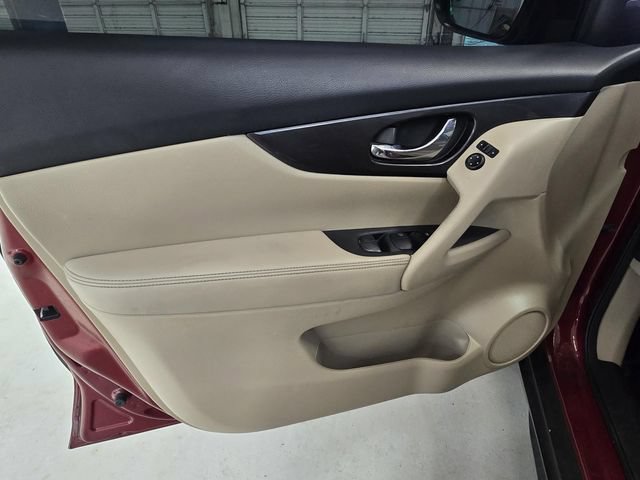 Used 2019 Nissan Rogue SV FWD image 16