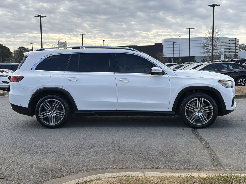 Used 2025 Mercedes-Benz GLS 450 4MATIC image 6