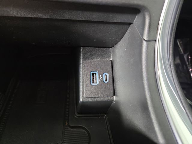 Used 2024 Ford Edge Titanium AWD/4WD image 25