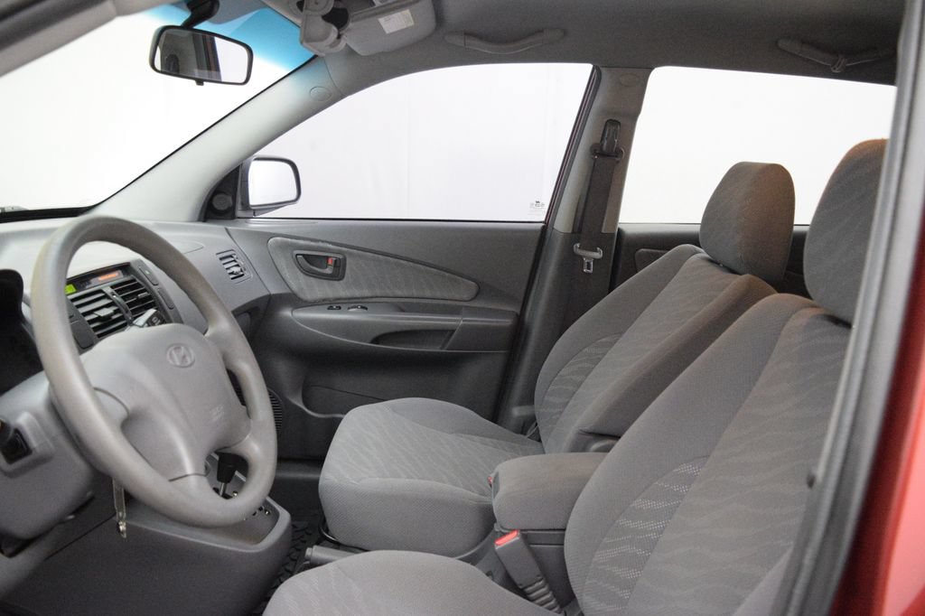 Used 2005 Hyundai Tucson GL FWD image 10