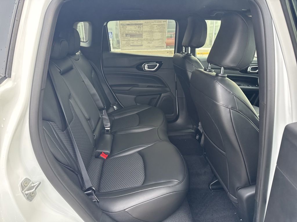 New 2026 Jeep Compass Latitude AWD/4WD image 29