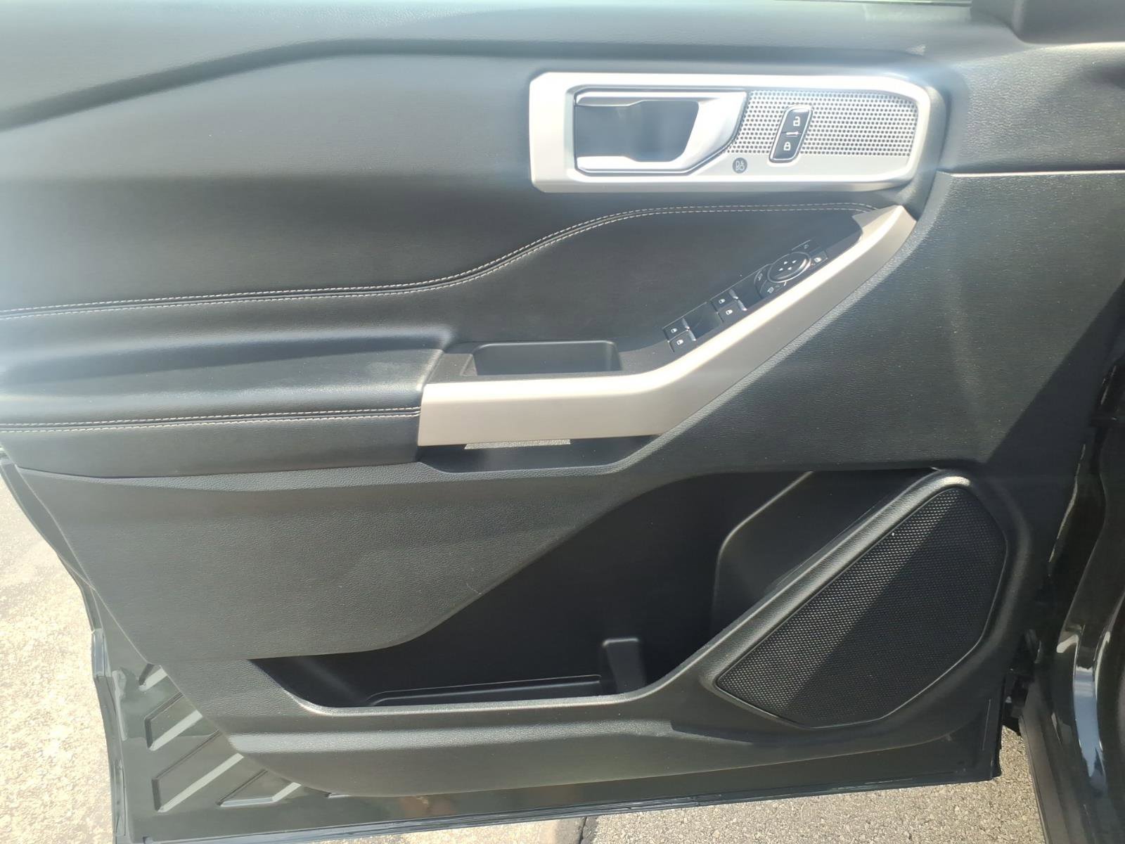 Certified 2023 Ford Explorer XLT w/ Equipment Group 202A AWD/4WD image 12