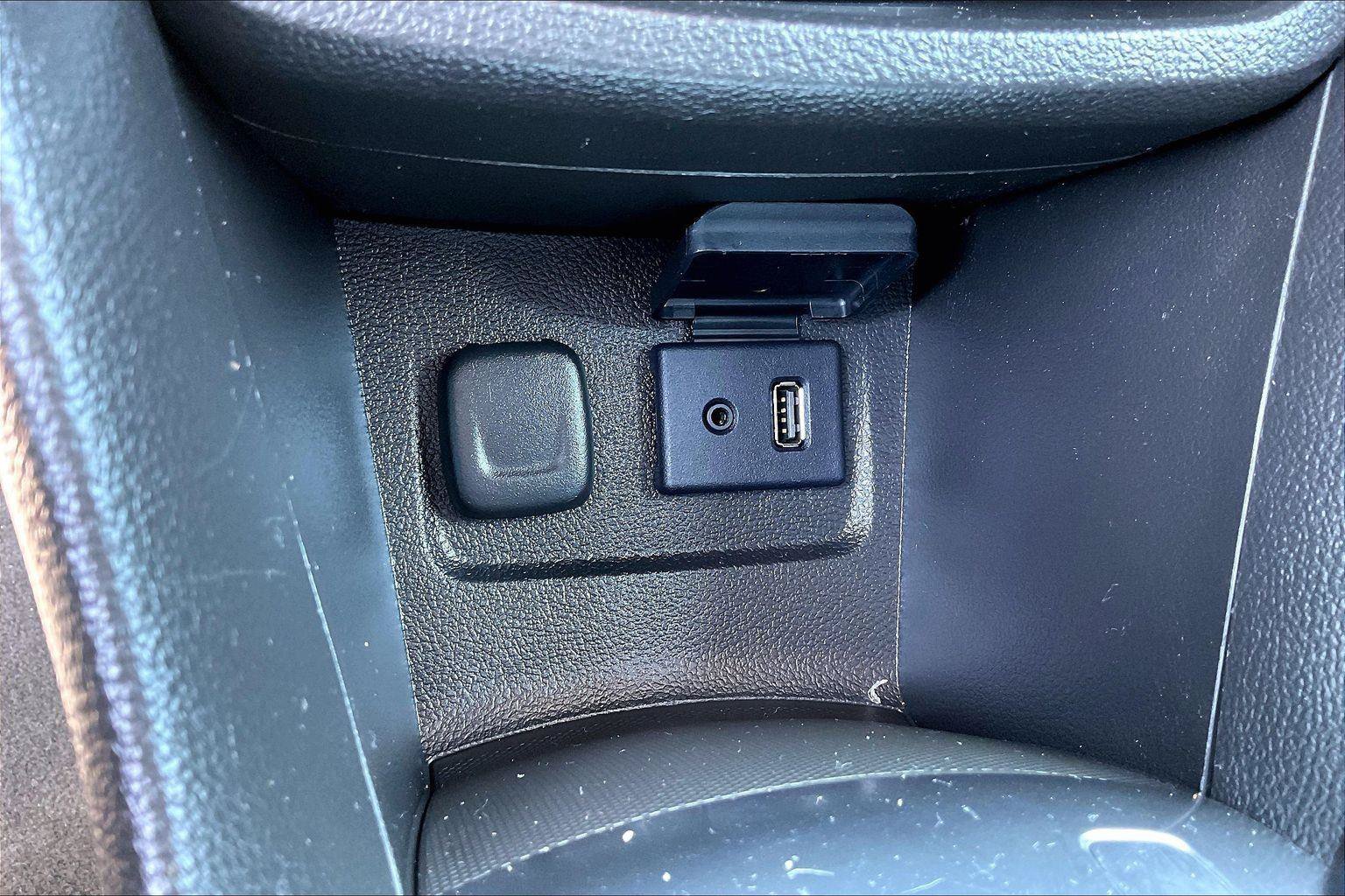 Used 2015 Buick Encore FWD image 31