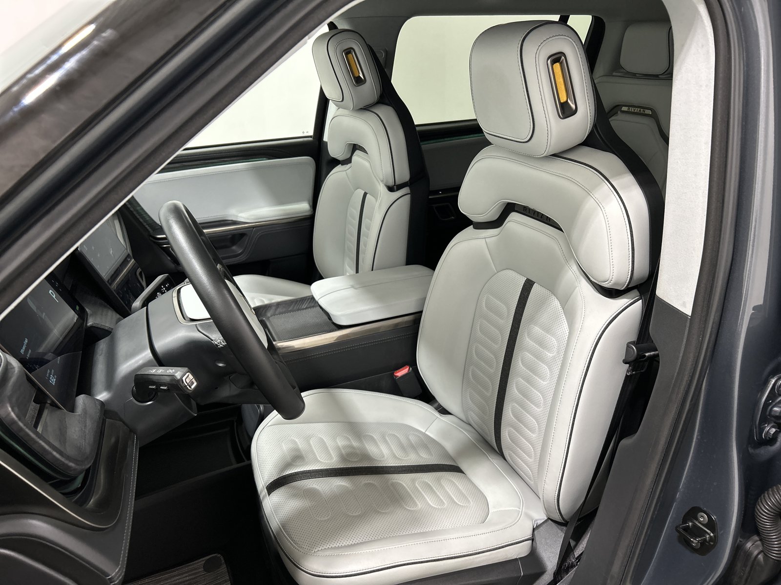 Used 2024 Rivian R1S Adventure AWD/4WD image 20