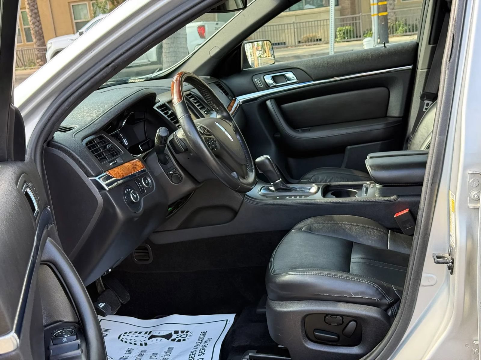 Used 2013 Lincoln MKS FWD image 15