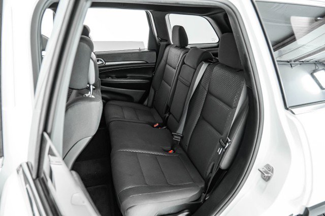 Used 2018 Jeep Grand Cherokee Laredo image 33