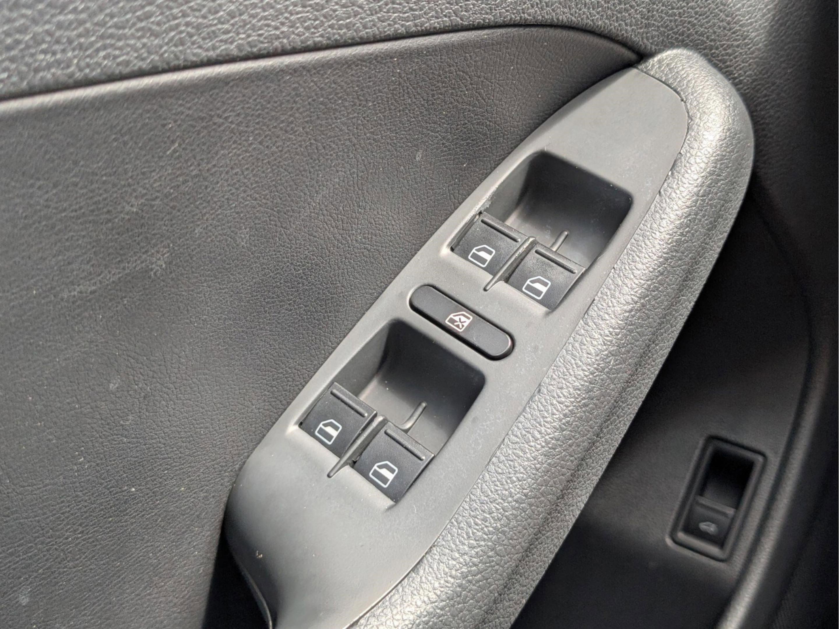 Used 2012 Volkswagen Jetta SE FWD image 40