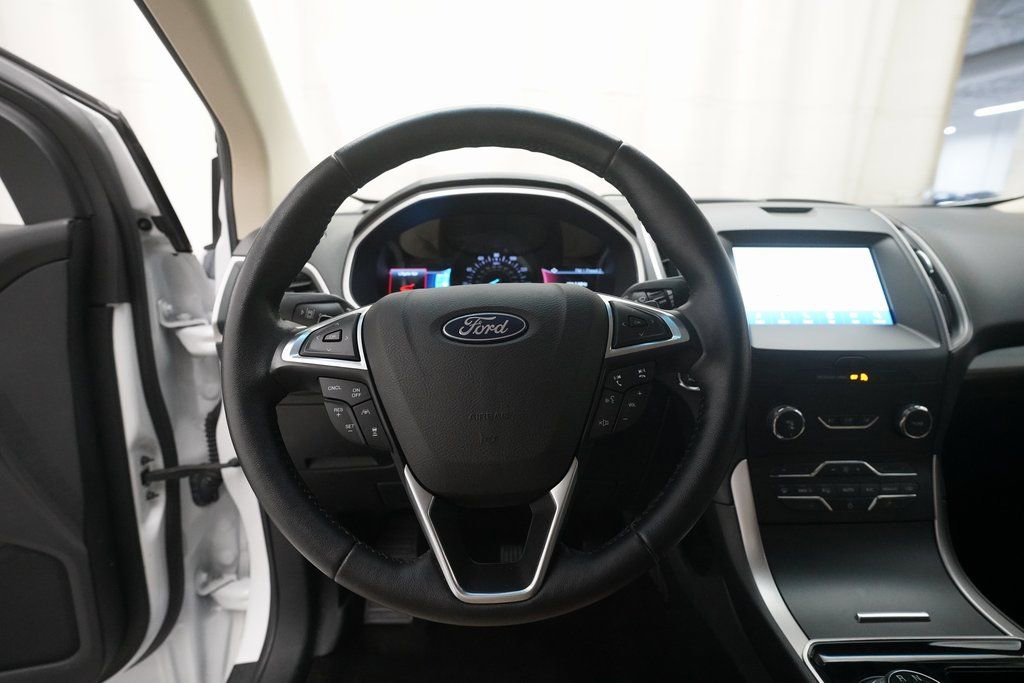 Used 2020 Ford Edge SEL w/ Convenience Package image 4