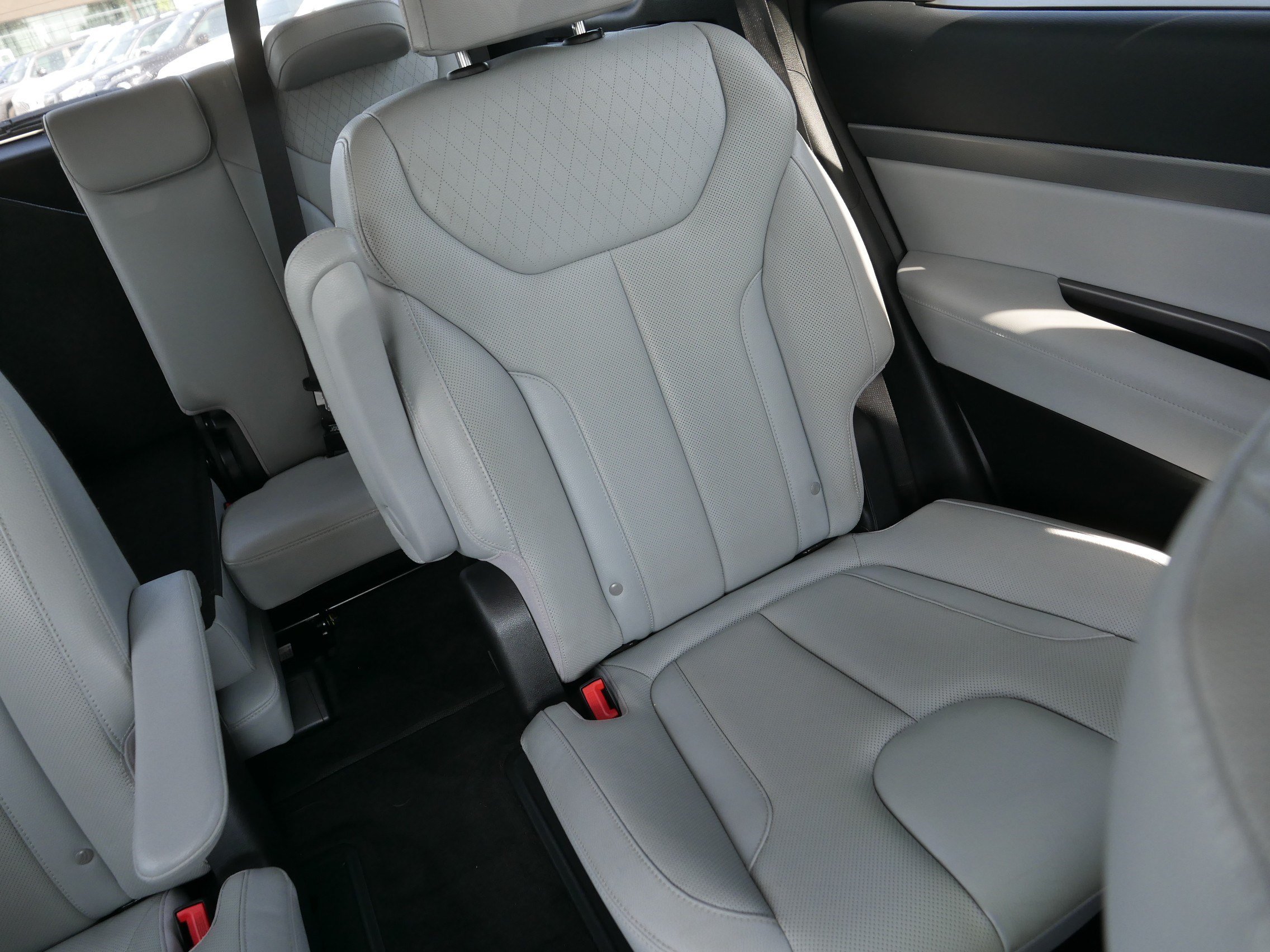 Used 2021 Hyundai Palisade SEL w/ Premium Package AWD/4WD image 14