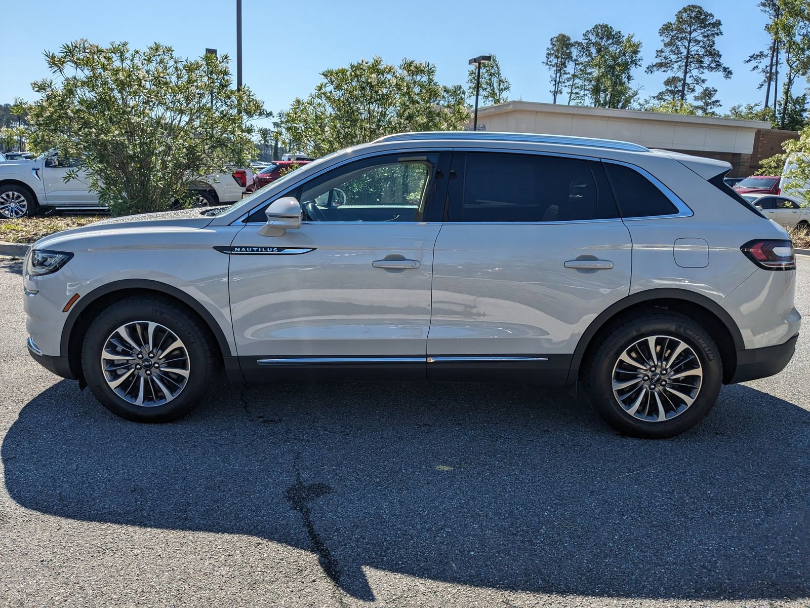 Certified 2023 Lincoln Nautilus Reserve image 8