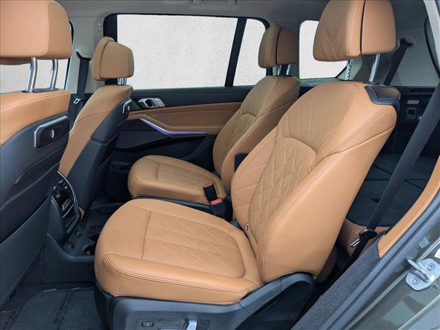 Used 2023 BMW X7 xDrive40i w/ Premium Package image 21