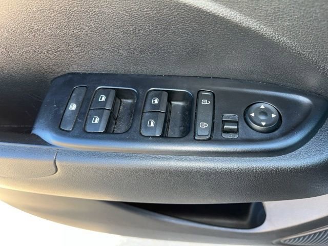 Used 2021 Hyundai Venue SE image 29