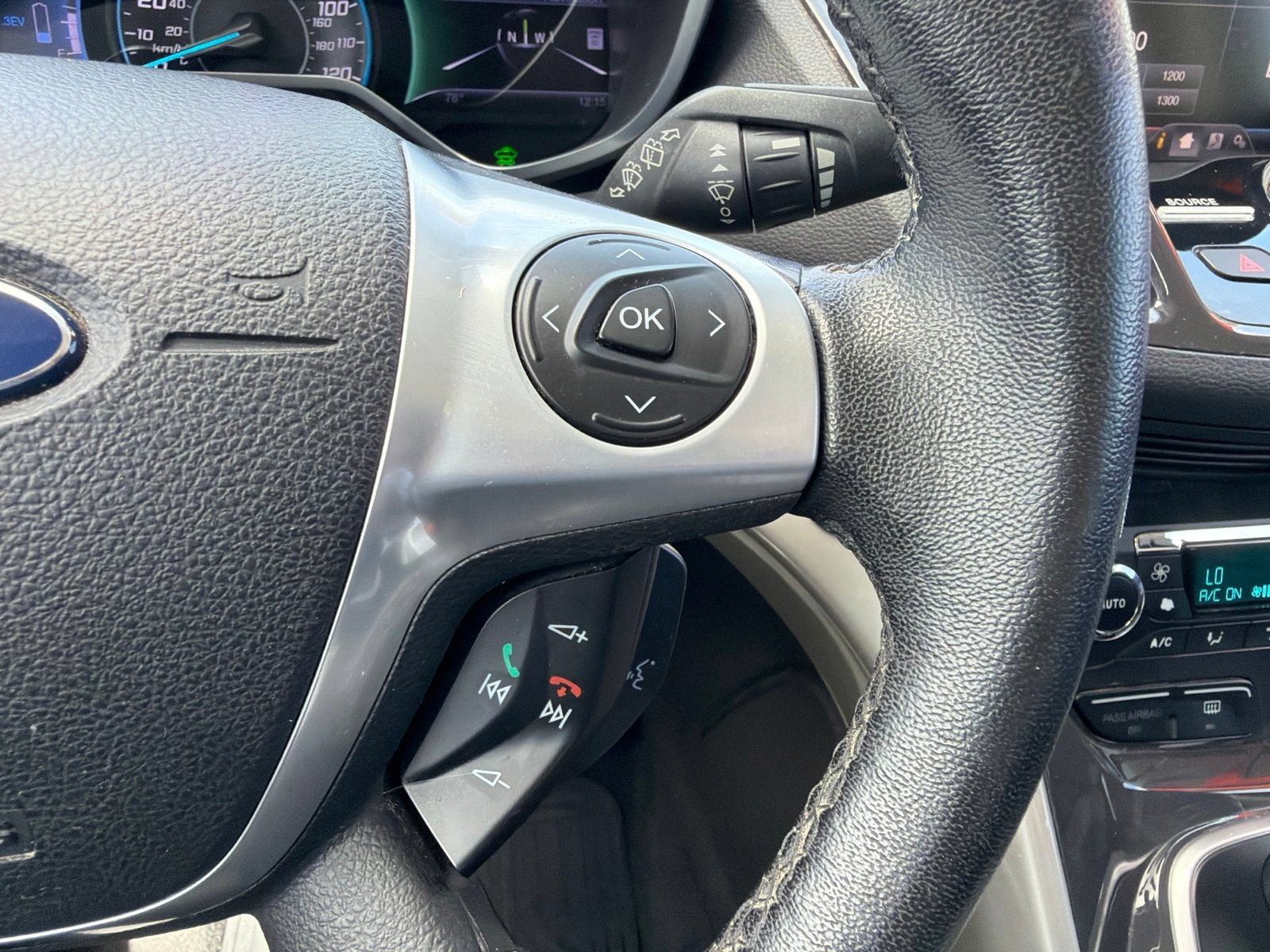 Used 2013 Ford C-MAX SEL FWD image 23