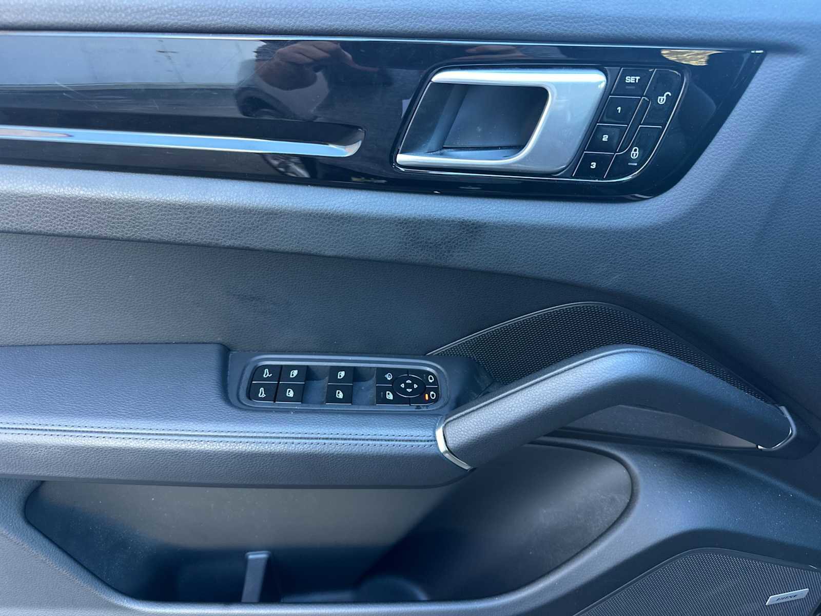 Certified 2019 Porsche Cayenne image 12