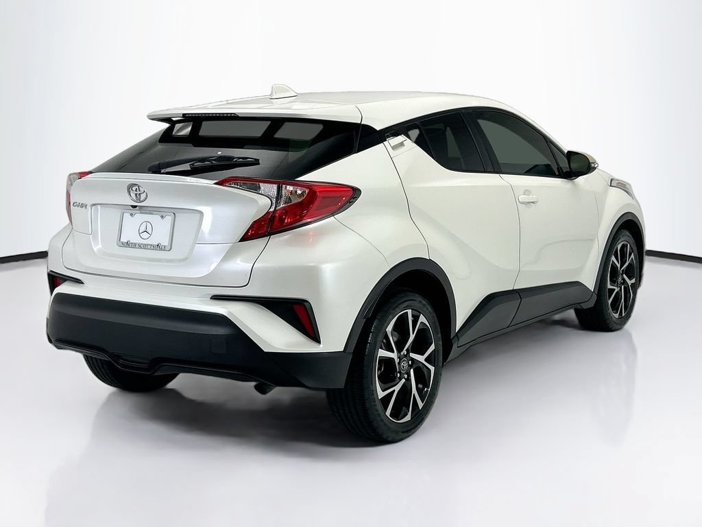 Used 2019 Toyota C-HR XLE FWD image 5