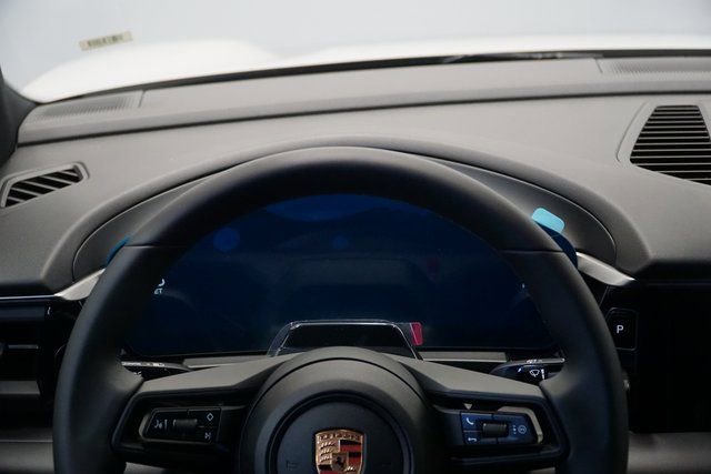 New 2026 Porsche Macan 4 Electric AWD/4WD image 18