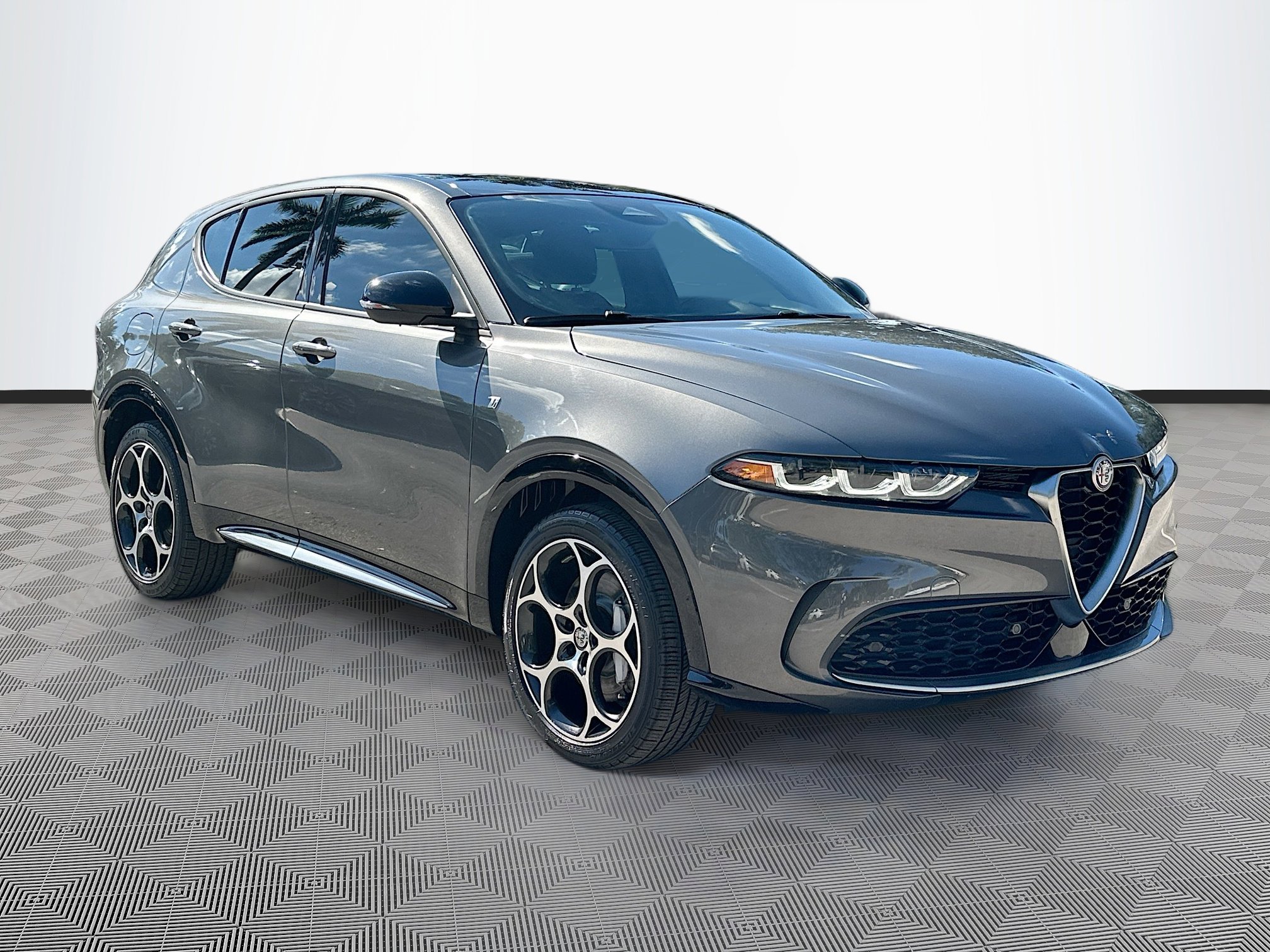 Used 2024 Alfa Romeo Tonale Ti image 1