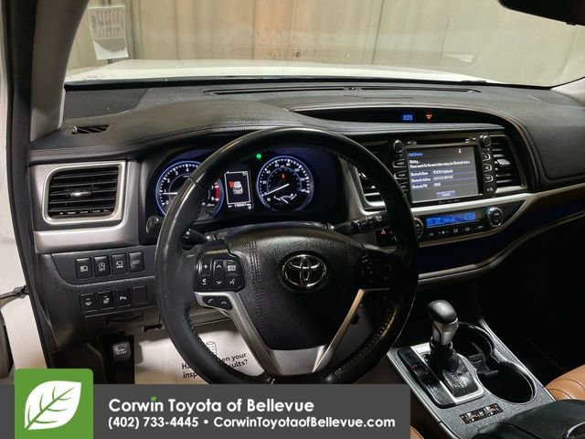 Used 2018 Toyota Highlander Limited Platinum image 22