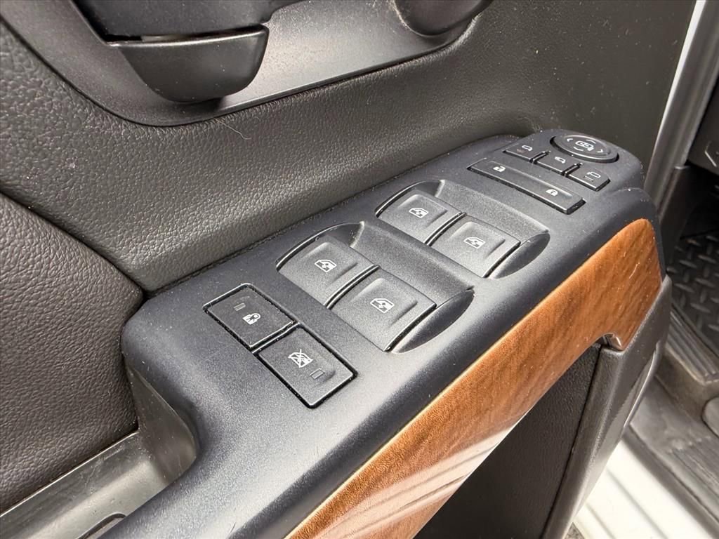 Used 2018 Chevrolet Silverado 1500 LTZ image 19