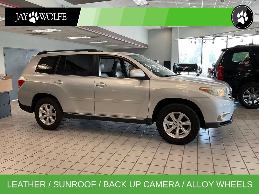 Used 2011 Toyota Highlander SE w/ Tow Pkg